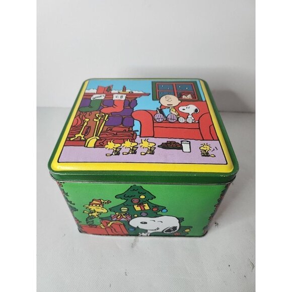 United Feature Syndicate Inc. Other - Vintage peanuts charlie brown snoopy christmas tin square box limited edition